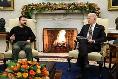 Zelenskij odaril bajdena na tysjachi dollarov 8cdd6cf.jpg