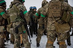 Na ukraine prokommentirovali nezhelanie vypuskat iz strany bojca vsu bez nog 9ea4067.jpg