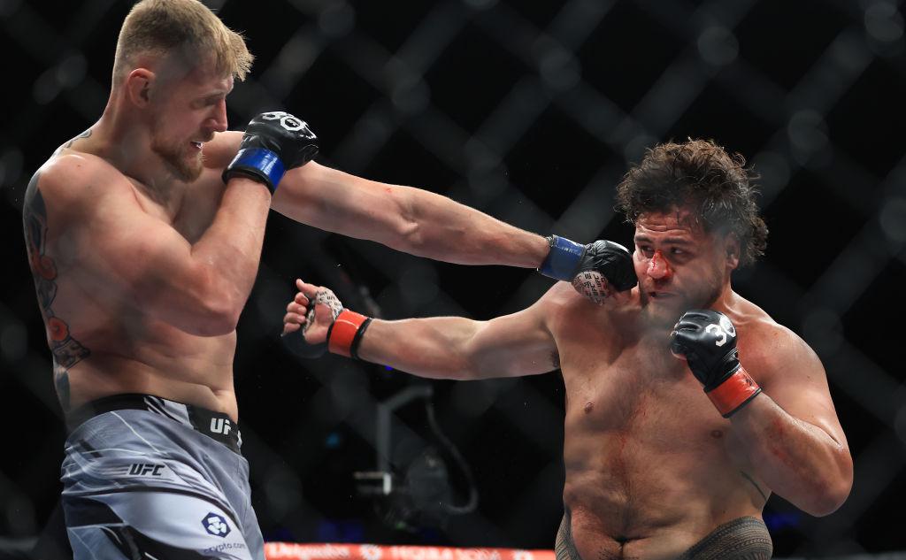 Rossijanin podnjalsja na odnu poziciju v rejtinge luchshih tjazhelovesov ufc edinoborstva rbk sport b93d9ce.jpg