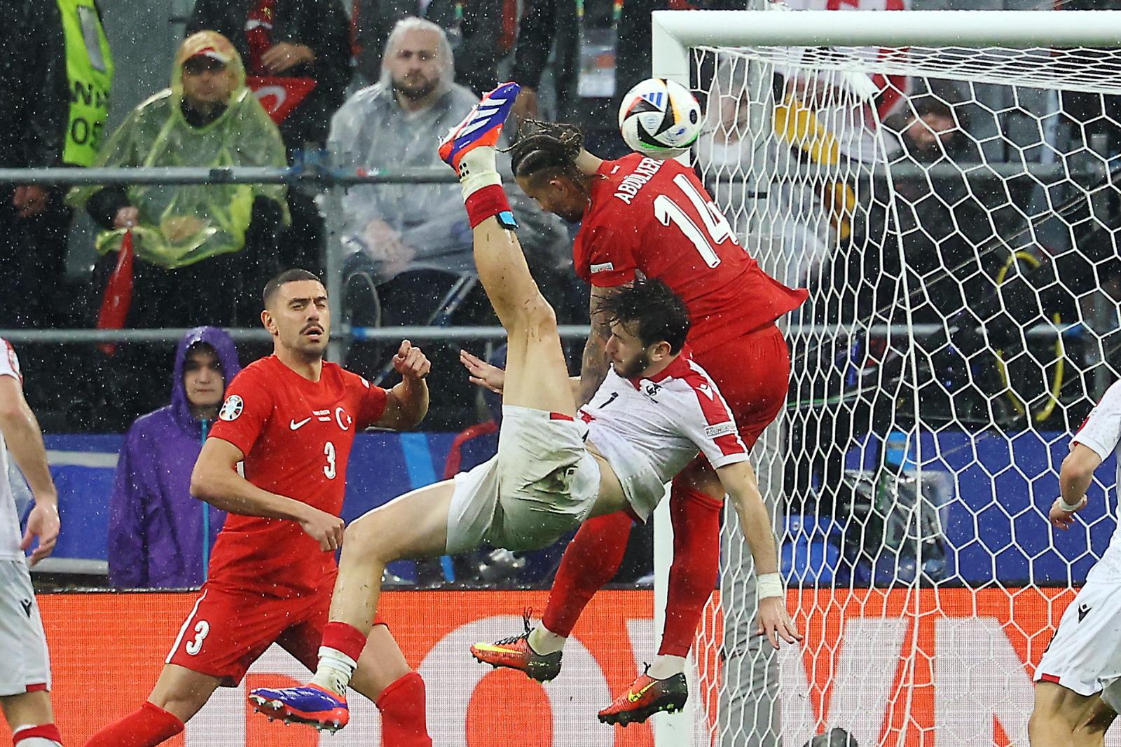 Северная македония грузия прогноз. Швеция грузия 2 0 ибрагимович. Счет матч грузия. Испания и грузия. Сб грузии по футболу.