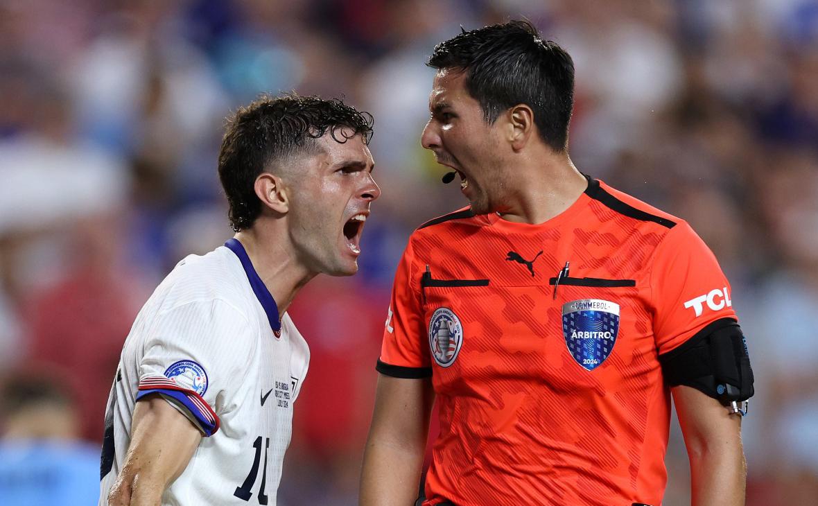 Arbitr otkazalsja zhat ruku kapitanu sbornoj ssha posle matcha kubka ameriki futbol rbk sport 015ca78.jpg