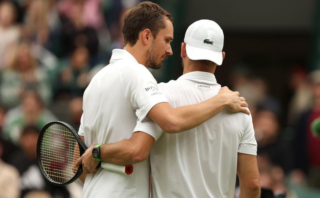 Daniil medvedev vyshel v chetvertfinal uimbldona posle travmy sopernika tennis rbk sport 10cb7f2.jpg