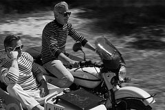 Bred pitt i dzhordzh kluni prokatilis na rossijskom motocikle ural d9e08e6.jpg