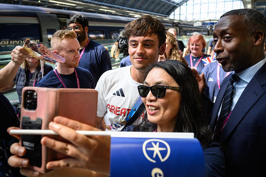 Как медалистов Олимпиады-2024 встретили на родине. Фотогалерея :: Другие :: РБК Спорт5