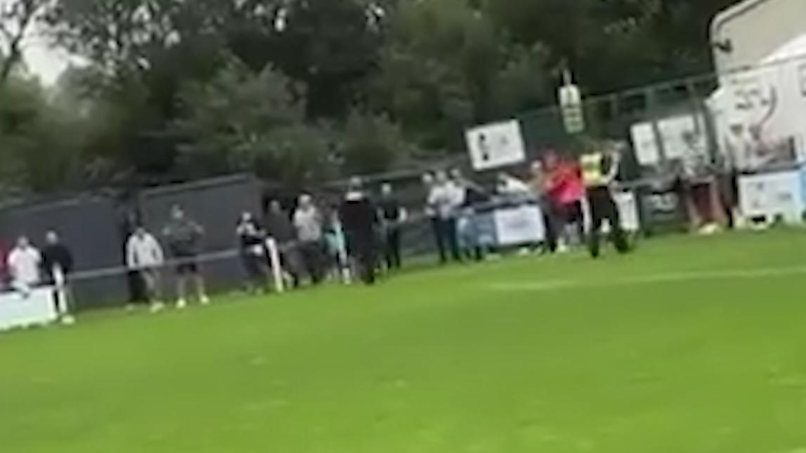 Футболиста задержали после победного гола прямо на поле в Уэльсе :: Футбол :: РБК Спорт1