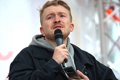 Komik poperechnyj zahotel osporit status inoagenta 920ae63.jpg